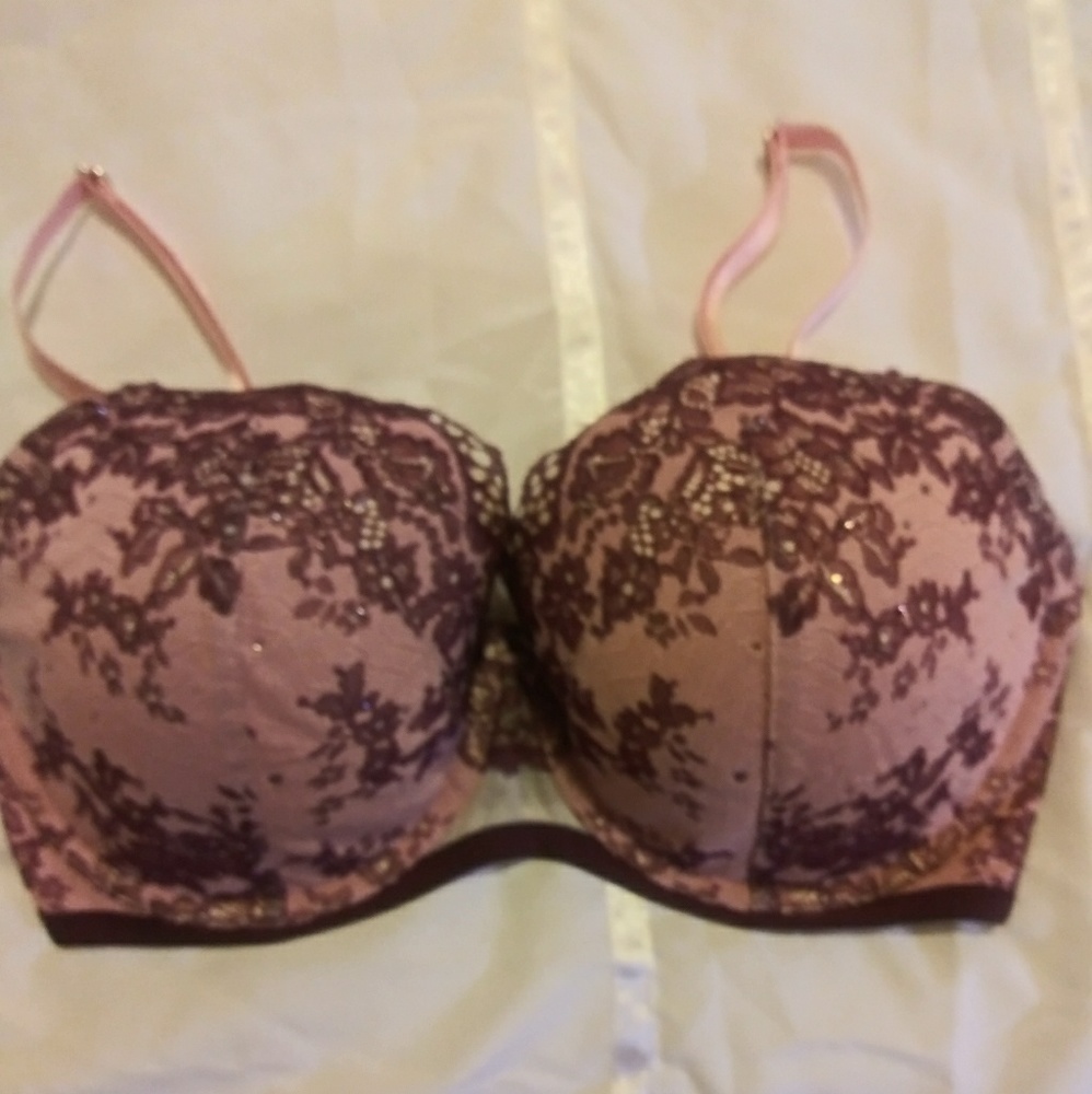 Victoria secret bra.